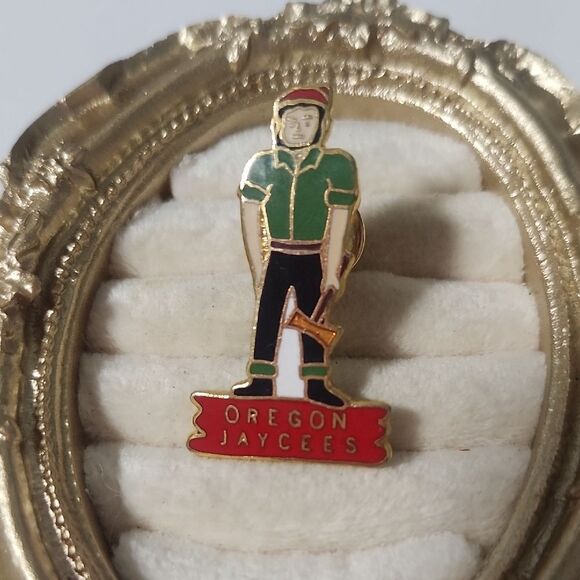 No Brand Jewelry - Vintage Oregon Jaycees Logger Man Axe Tree Metal Enamel